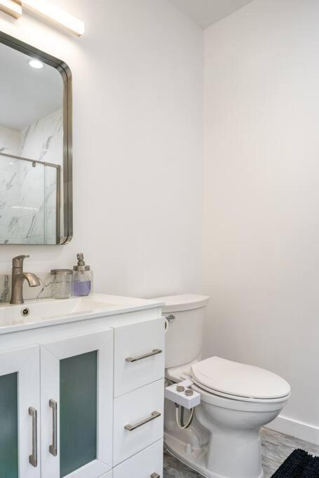 Hébergement de vacances Adorable 2br-2ba House With Ev & Free Parking And Family Friendly In Angeles Los Angeles